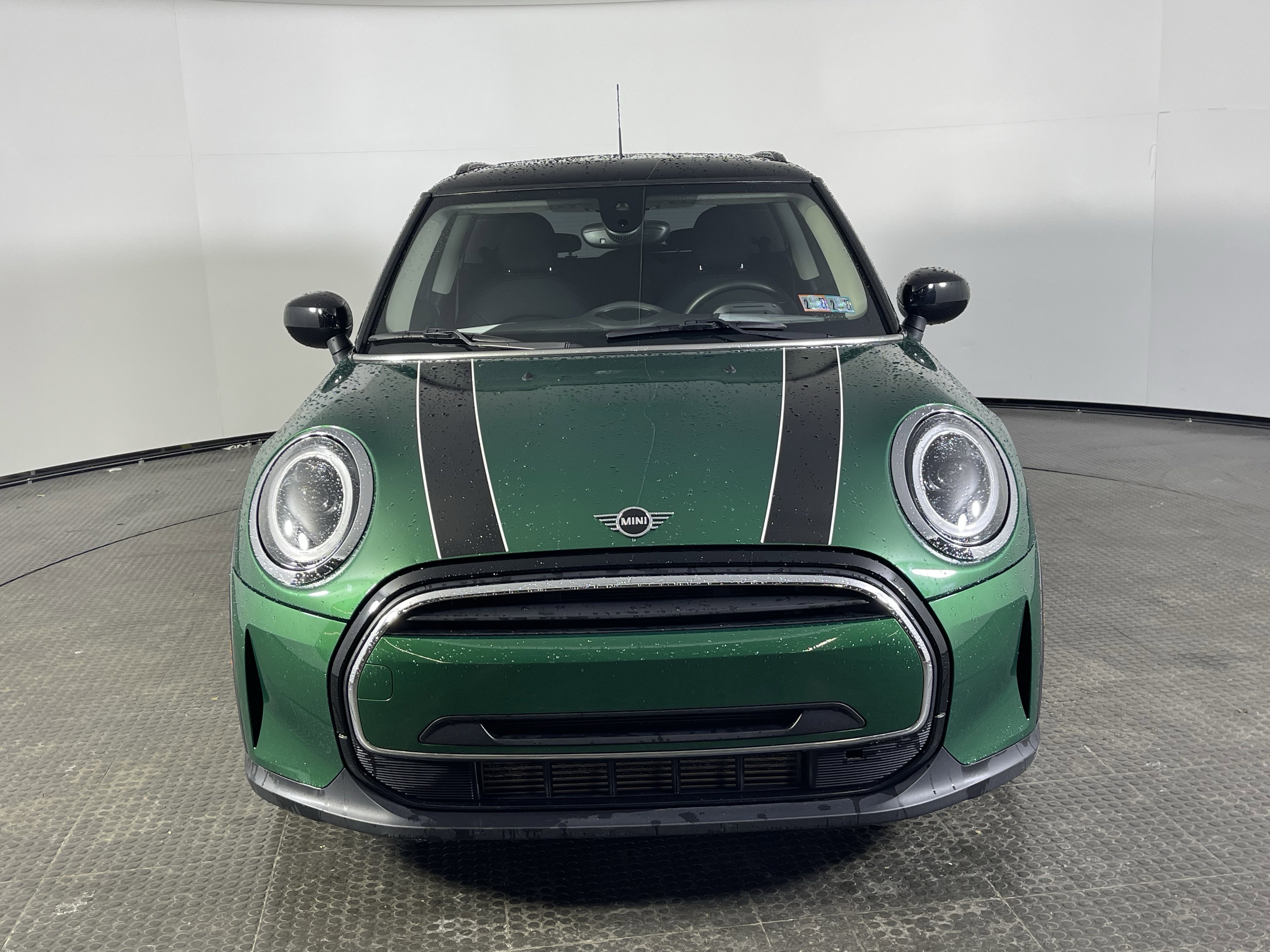 Used 2024 MINI Cooper 2-Door Hardtop image 2