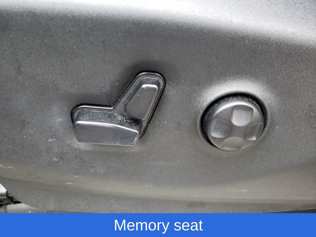 Used 2020 Chrysler Pacifica Touring-L Plus w/ Advanced Safetytec Group image 18