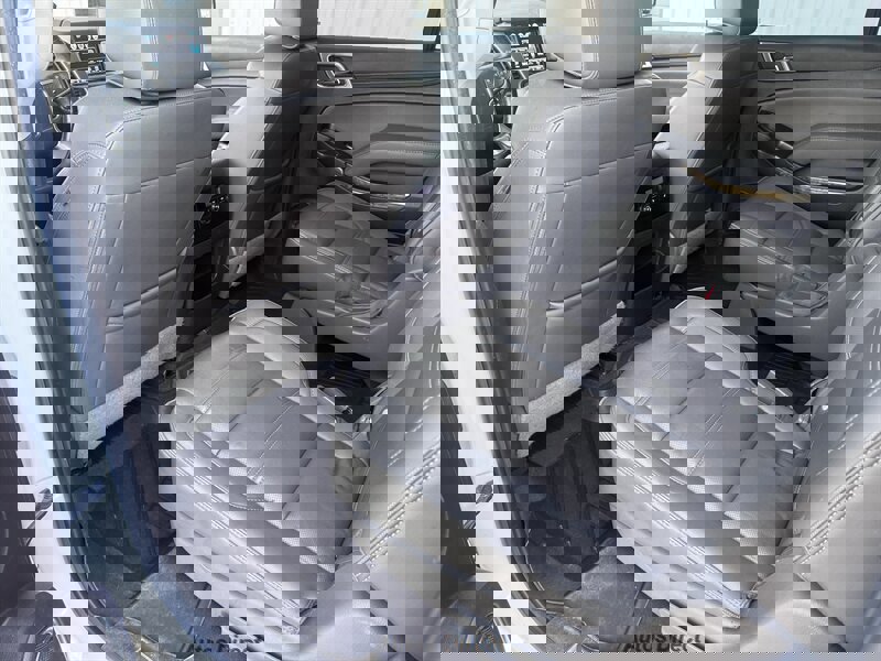 Used 2017 GMC Yukon XL Denali image 28