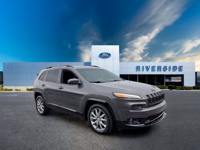 Used 2018 Jeep Cherokee Latitude FWD image 1