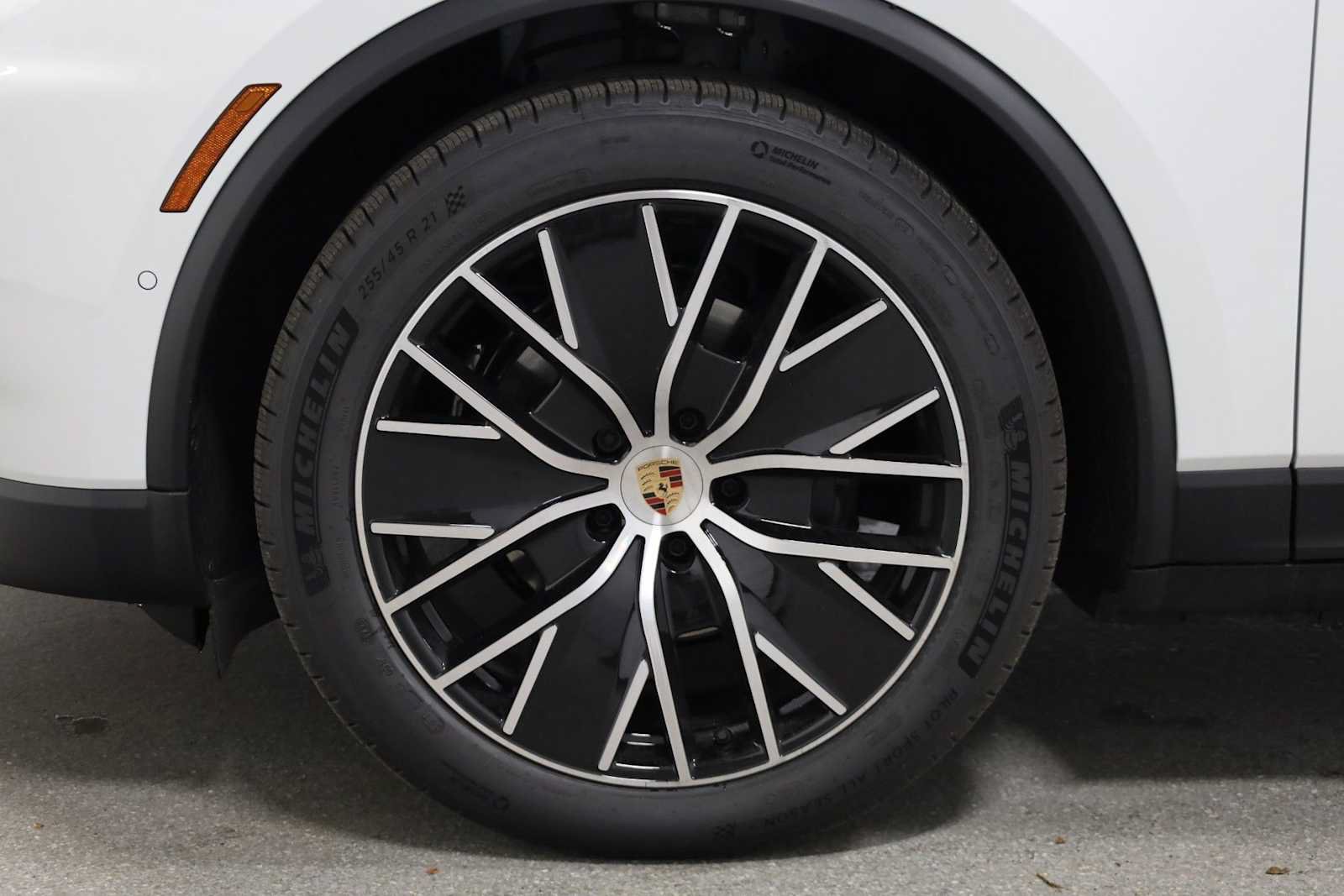 New 2026 Porsche Macan 4 Electric AWD/4WD image 37