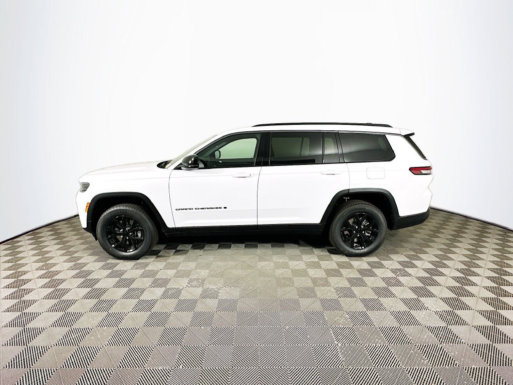 New 2026 Jeep Grand Cherokee L 4WD image 5