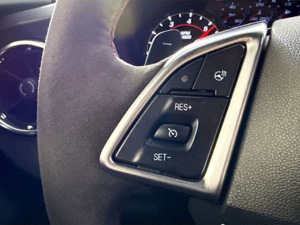 Used 2018 Chevrolet Camaro ZL1 RWD image 11