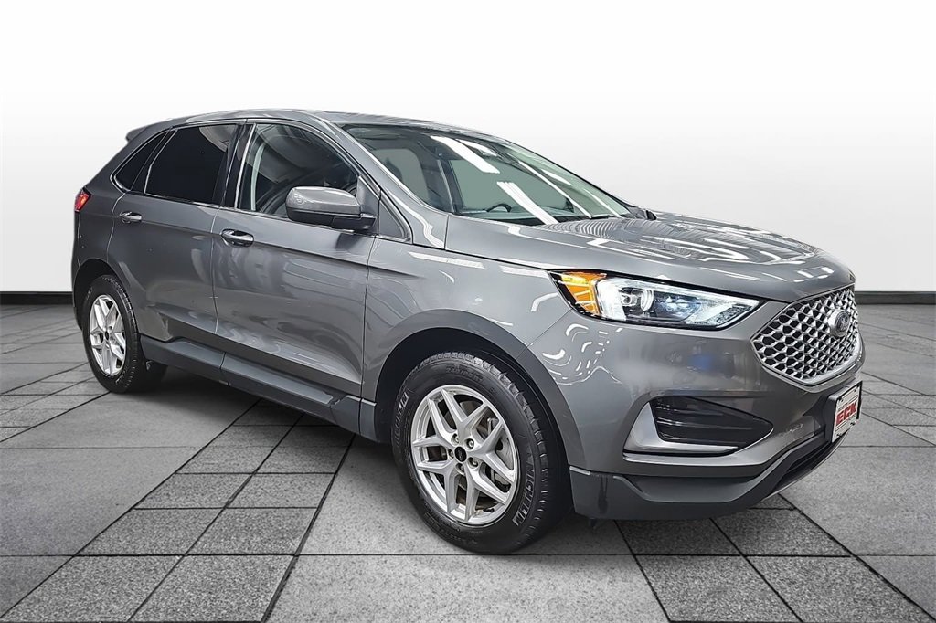Used 2024 Ford Edge SEL image 3