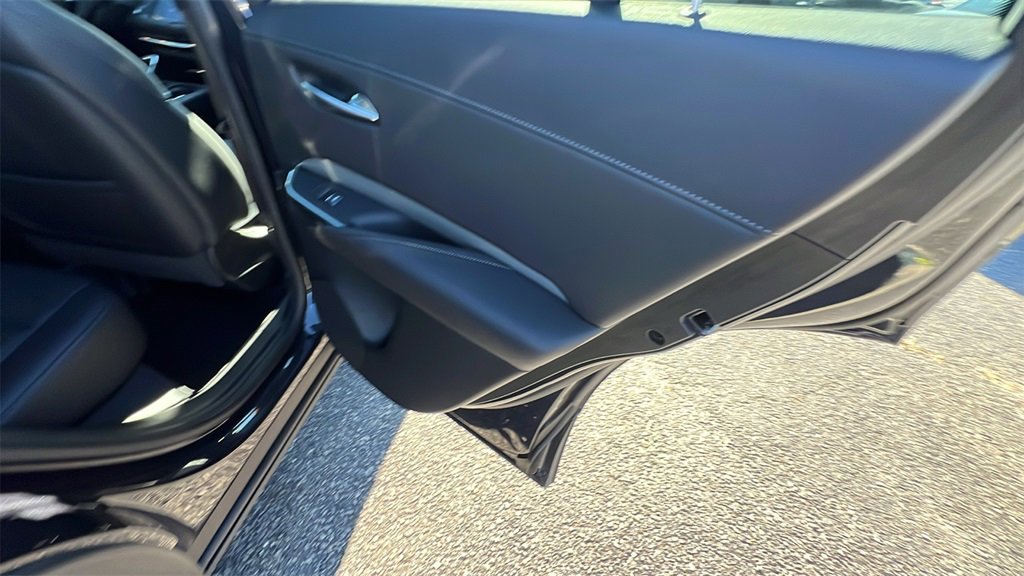 Used 2023 Cadillac XT4 Premium Luxury w/ Enhanced Visibility Package image 20