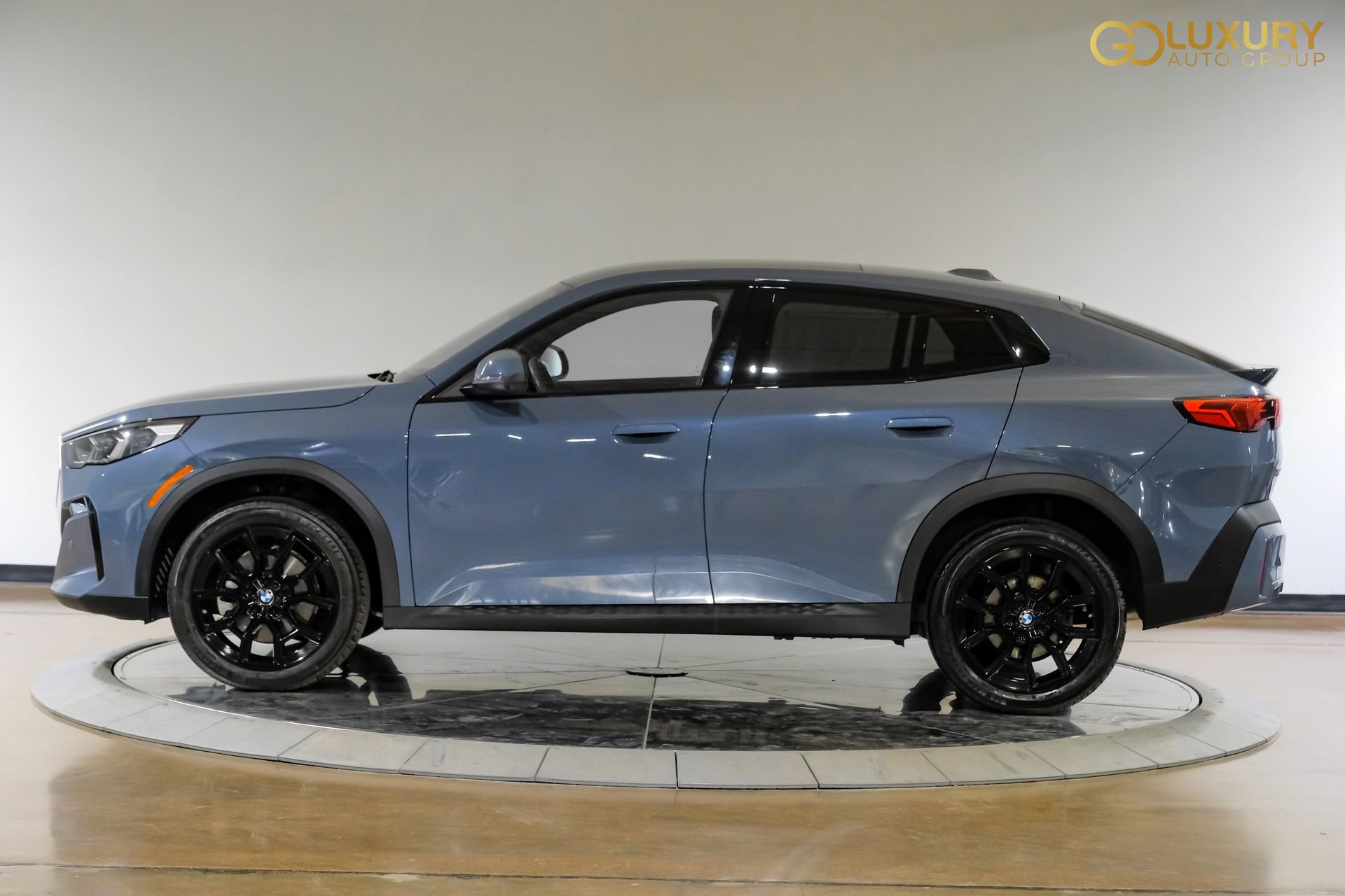 Used 2025 BMW X2 xDrive28i AWD/4WD image 13
