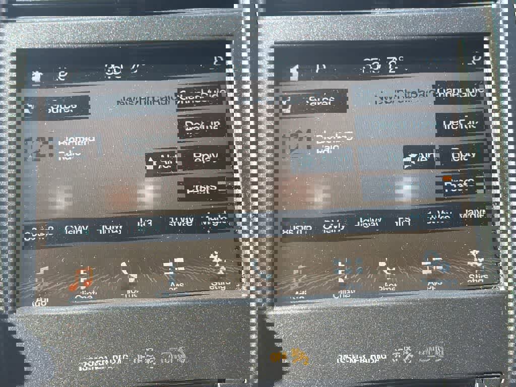 Used 2017 Lincoln MKC Premiere image 27