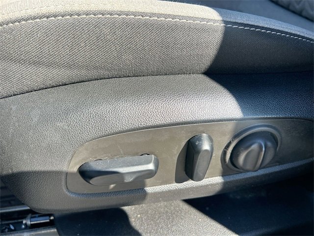 Used 2022 Chevrolet Equinox LS w/ LS Convenience Package image 16