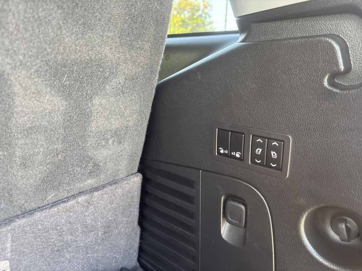 Used 2017 Chevrolet Tahoe LT w/ Luxury Package image 32