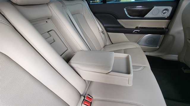 Used 2019 Lincoln Continental Reserve image 57