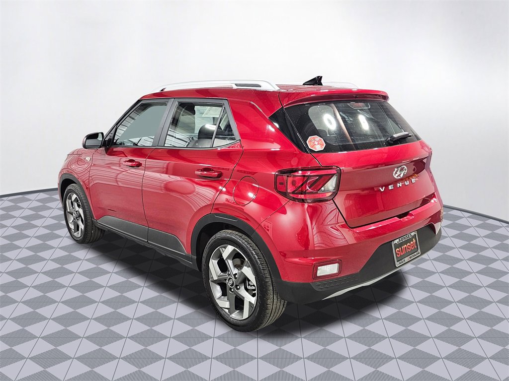 Used 2022 Hyundai Venue SEL image 8