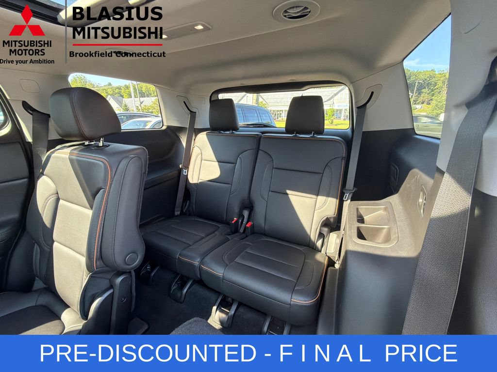 Used 2023 GMC Acadia AT4 w/ GMC Pro Grade Package AWD/4WD image 33