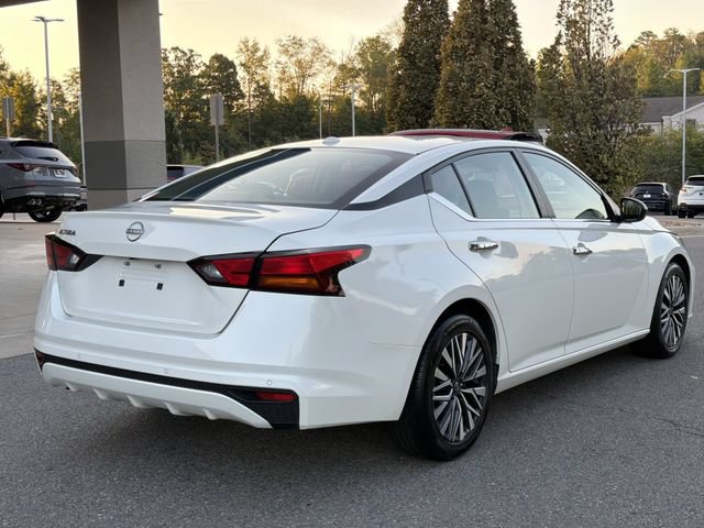 Used 2025 Nissan Altima 2.5 SV FWD image 3