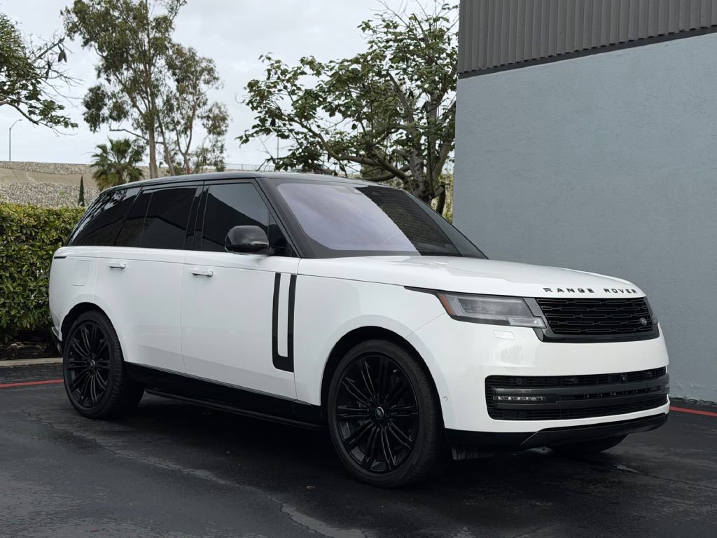 Used 2023 Land Rover Range Rover Autobiography AWD/4WD image 2