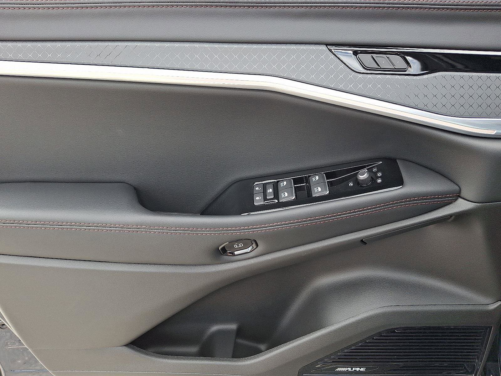 Used 2025 Jeep Wagoneer Limited image 12