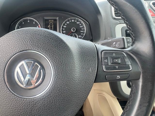 Used 2010 Volkswagen Eos Lux FWD image 17