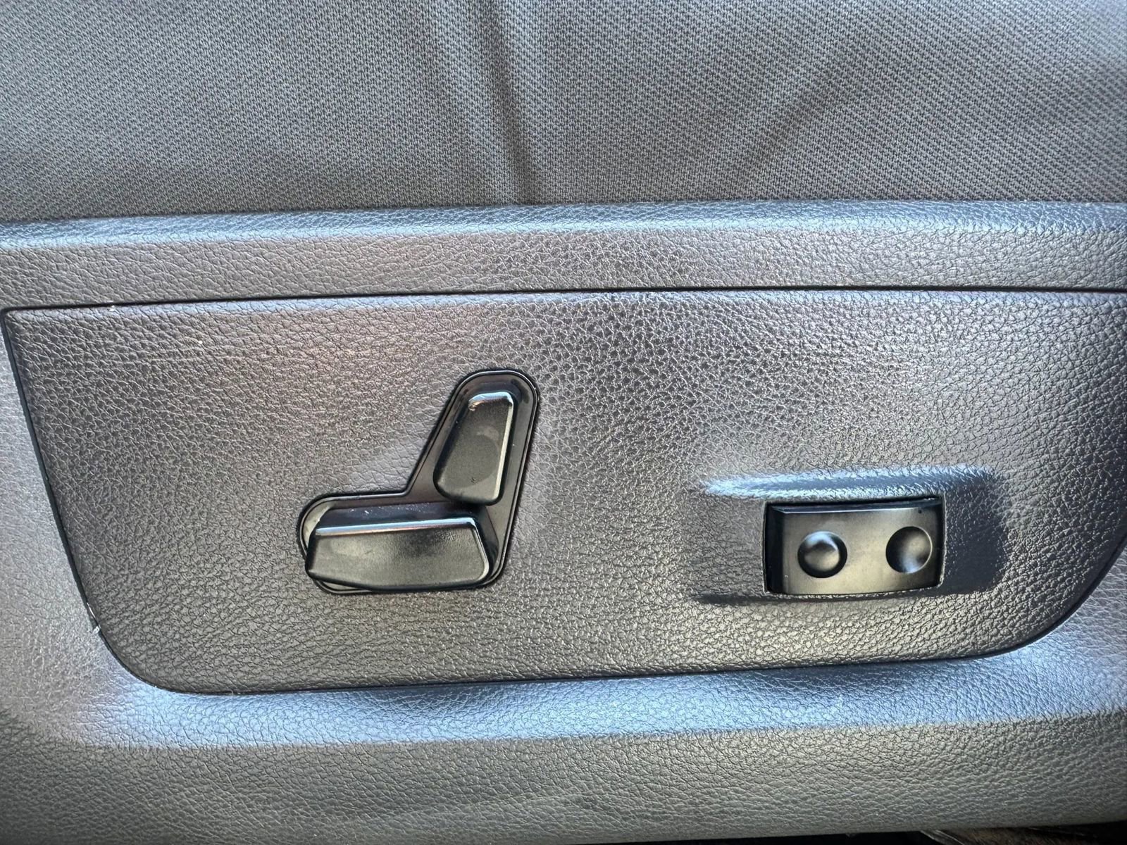 Used 2011 RAM 1500 Classic SLT w/ Protection Group AWD/4WD image 23