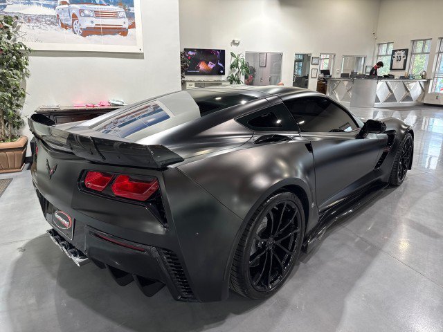 Used 2017 Chevrolet Corvette Grand Sport w/ Carbon Flash Badge Package RWD image 36