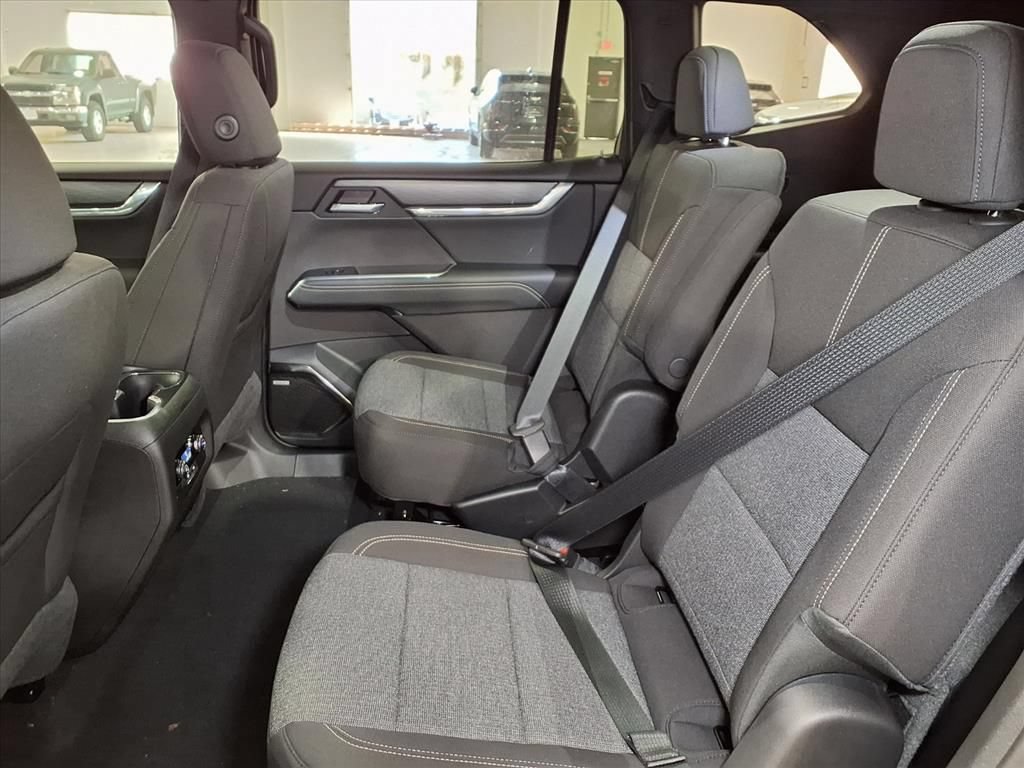 Used 2026 GMC Acadia Elevation FWD image 13