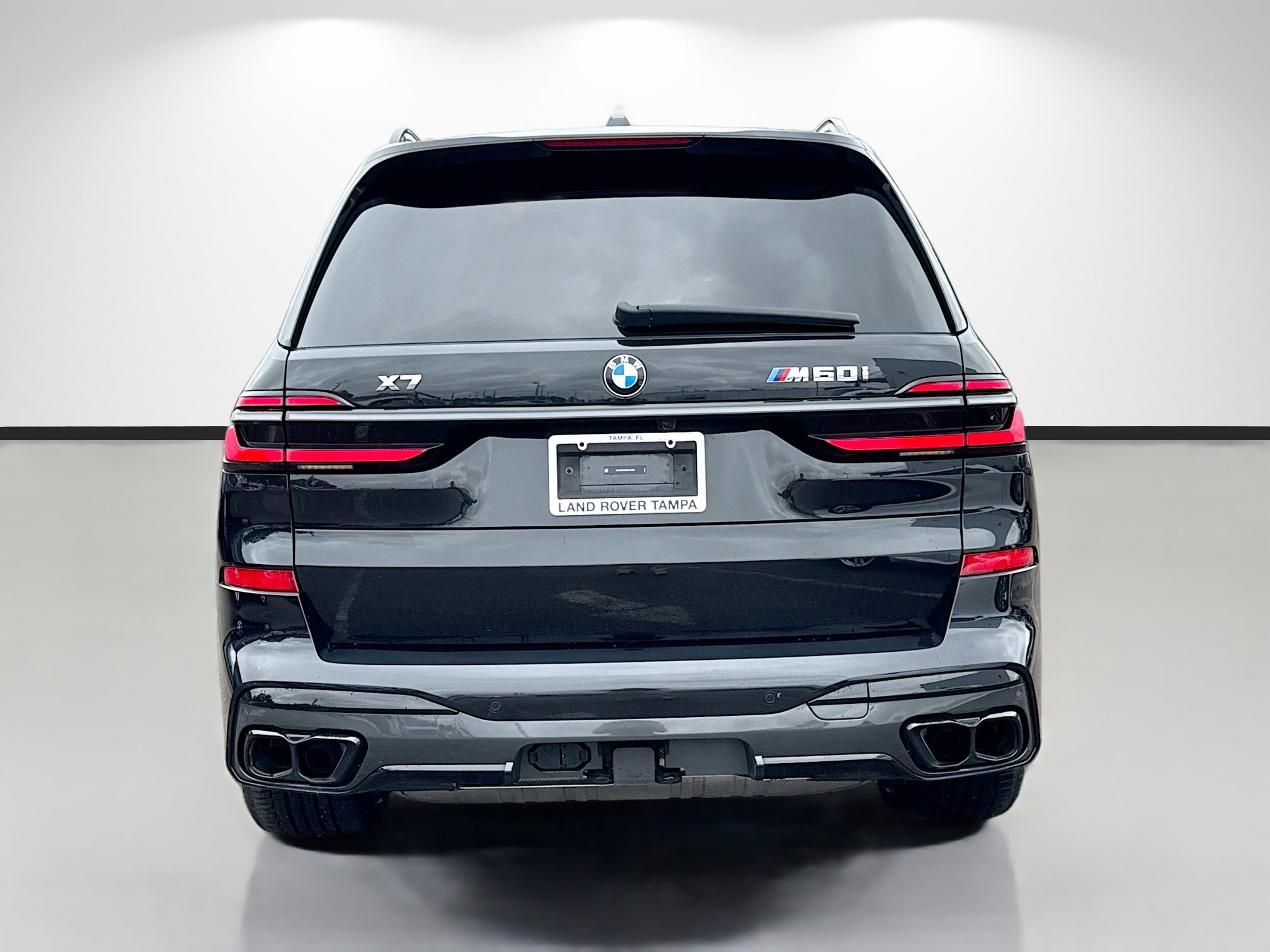 Used 2024 BMW X7 M60i w/ Executive Package image 4