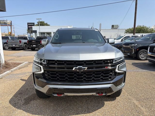 Used 2023 Chevrolet Suburban Z71 w/ Luxury Package AWD/4WD image 2