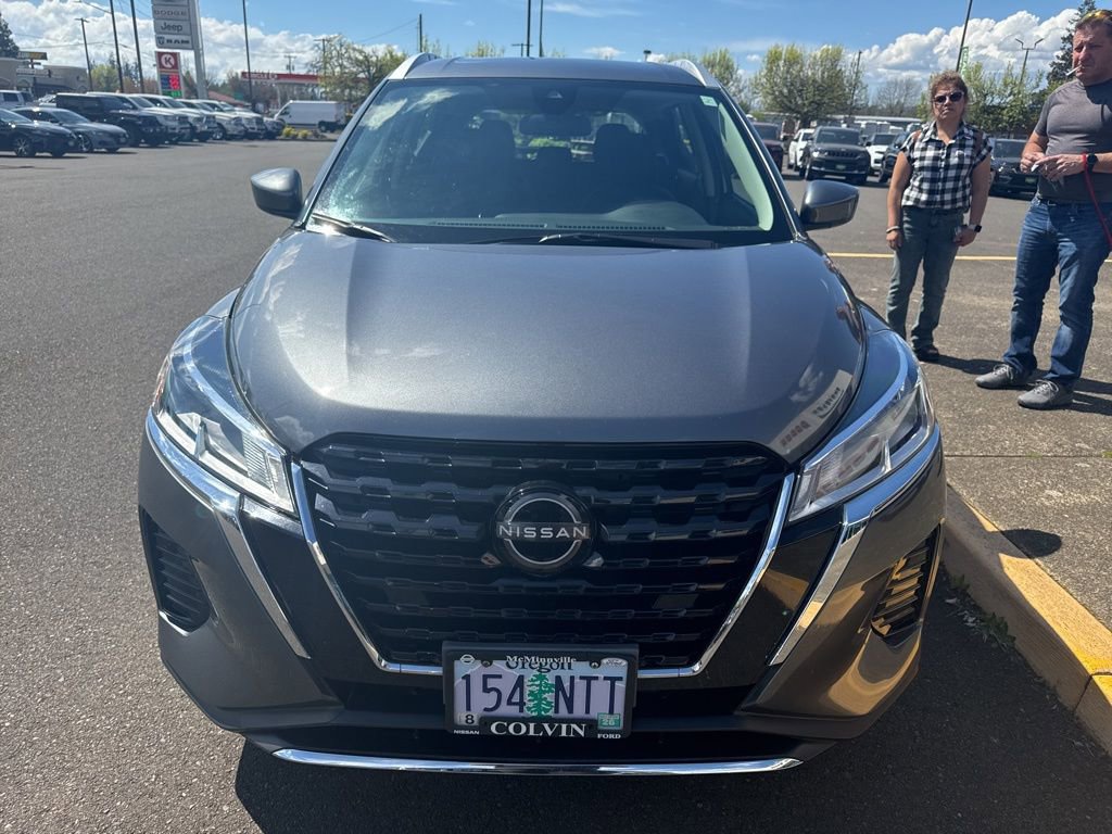 Used 2022 Nissan Kicks SV FWD image 2