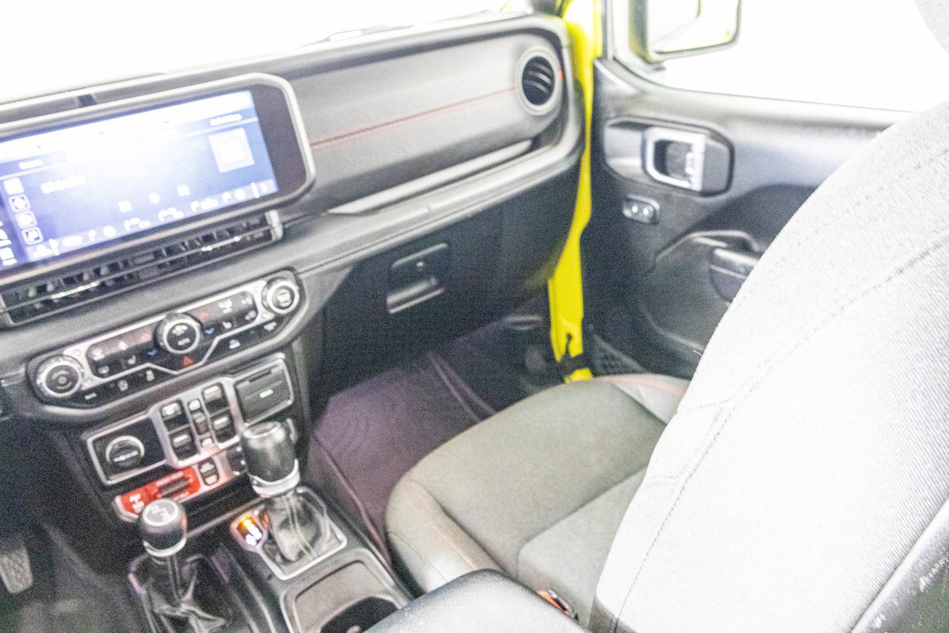 Used 2024 Jeep Wrangler Unlimited Rubicon w/ Convenience Group image 33