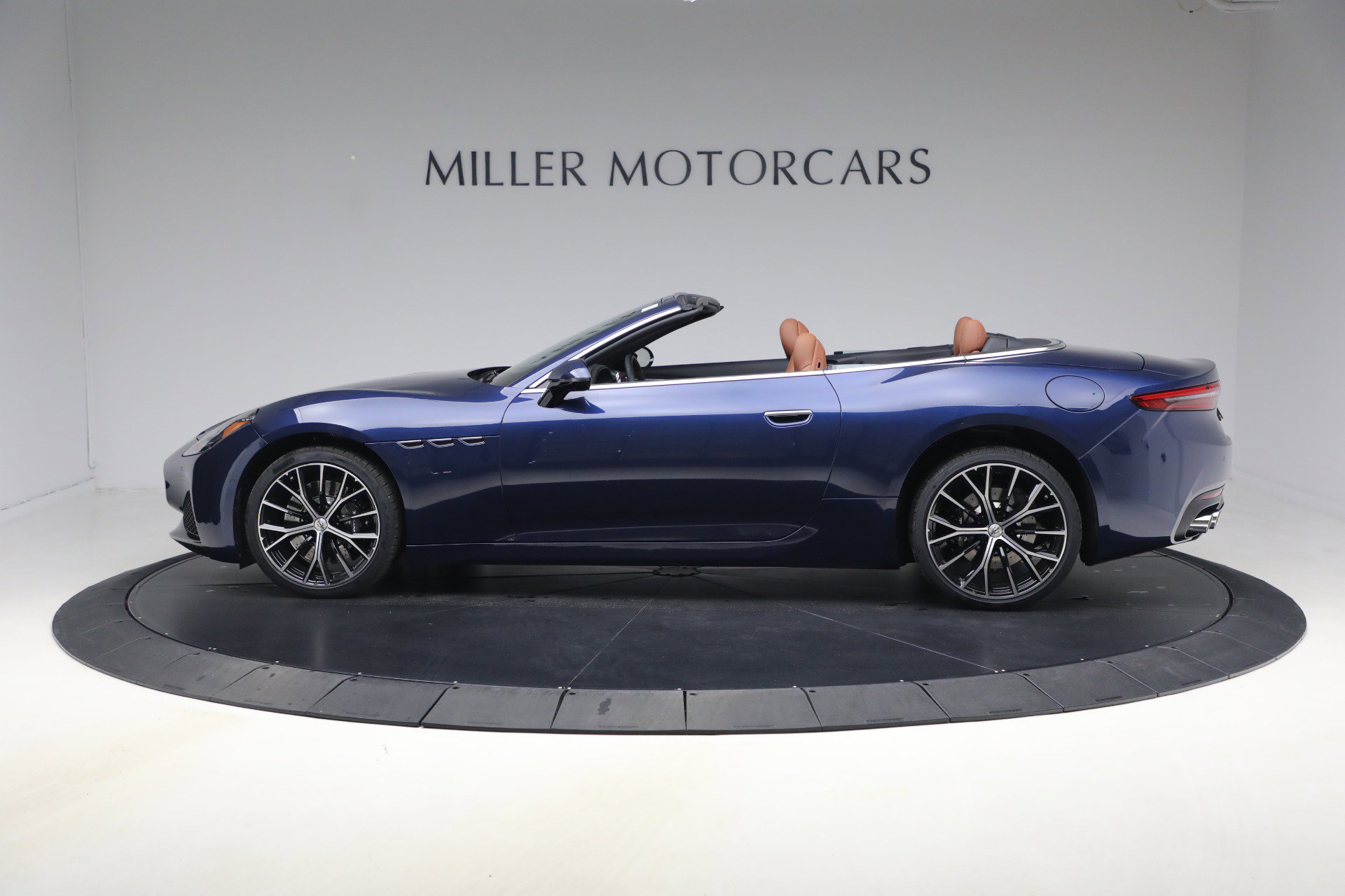 New 2026 Maserati GranCabrio Modena image 2