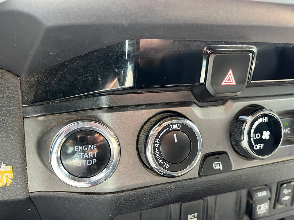 Used 2018 Toyota Tacoma TRD Off-Road AWD/4WD image 18