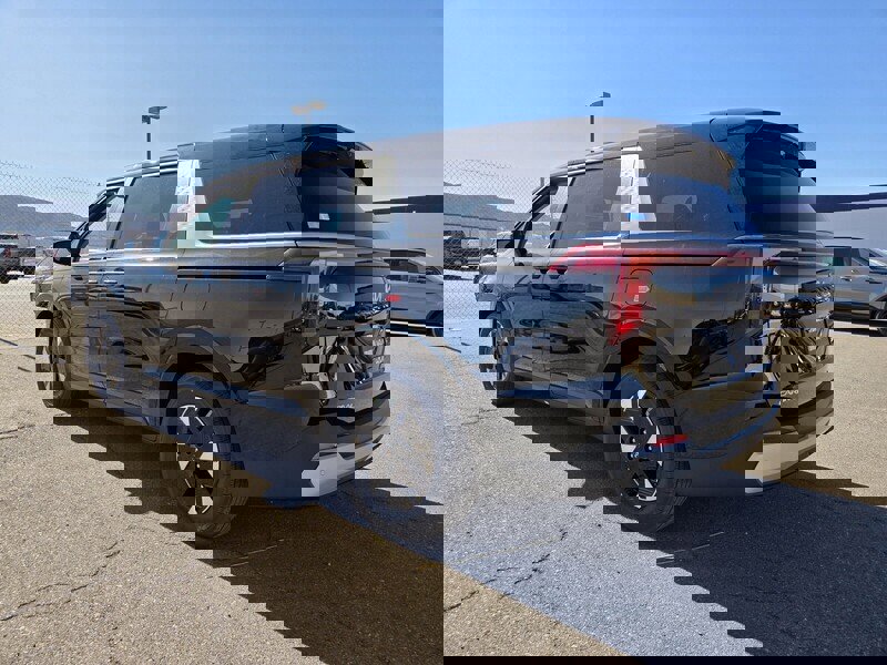 New 2026 Kia Carnival LXS image 4