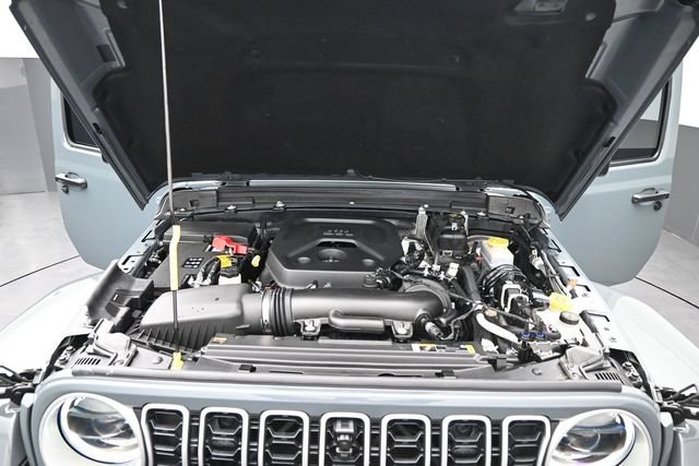 Used 2024 Jeep Wrangler Unlimited Sahara w/ Technology Group AWD/4WD image 20