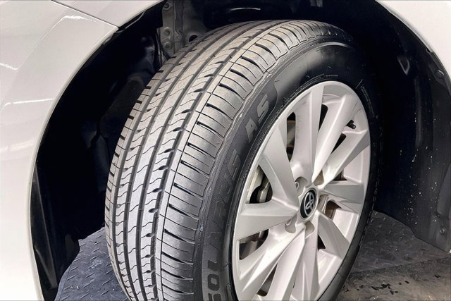 Used 2023 Toyota Camry LE image 33