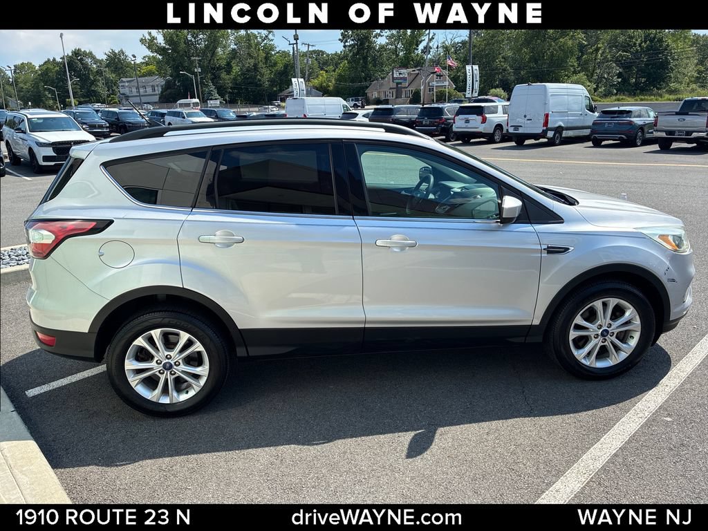Used 2018 Ford Escape SE w/ SE Sync 3 Package AWD/4WD image 8