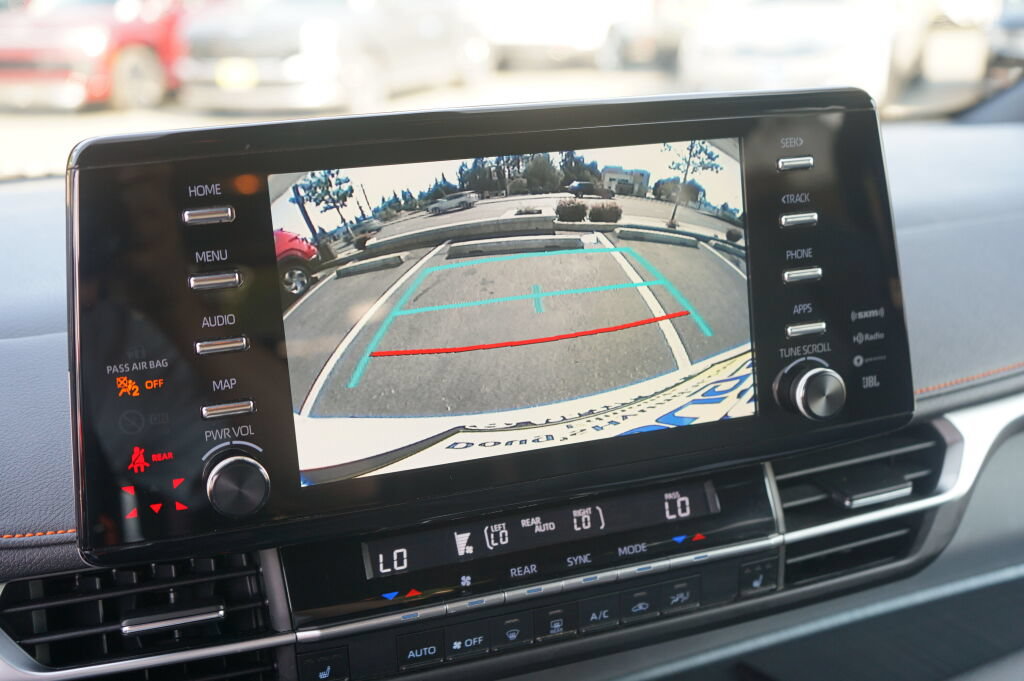 Used 2022 Toyota Sienna XSE w/ XSE Plus Package AWD/4WD image 25