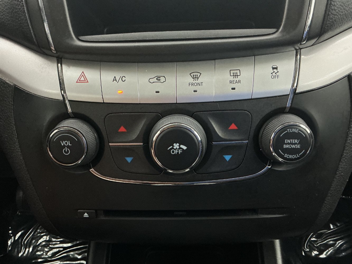 Used 2018 Dodge Journey SXT w/ Premium Group FWD image 37