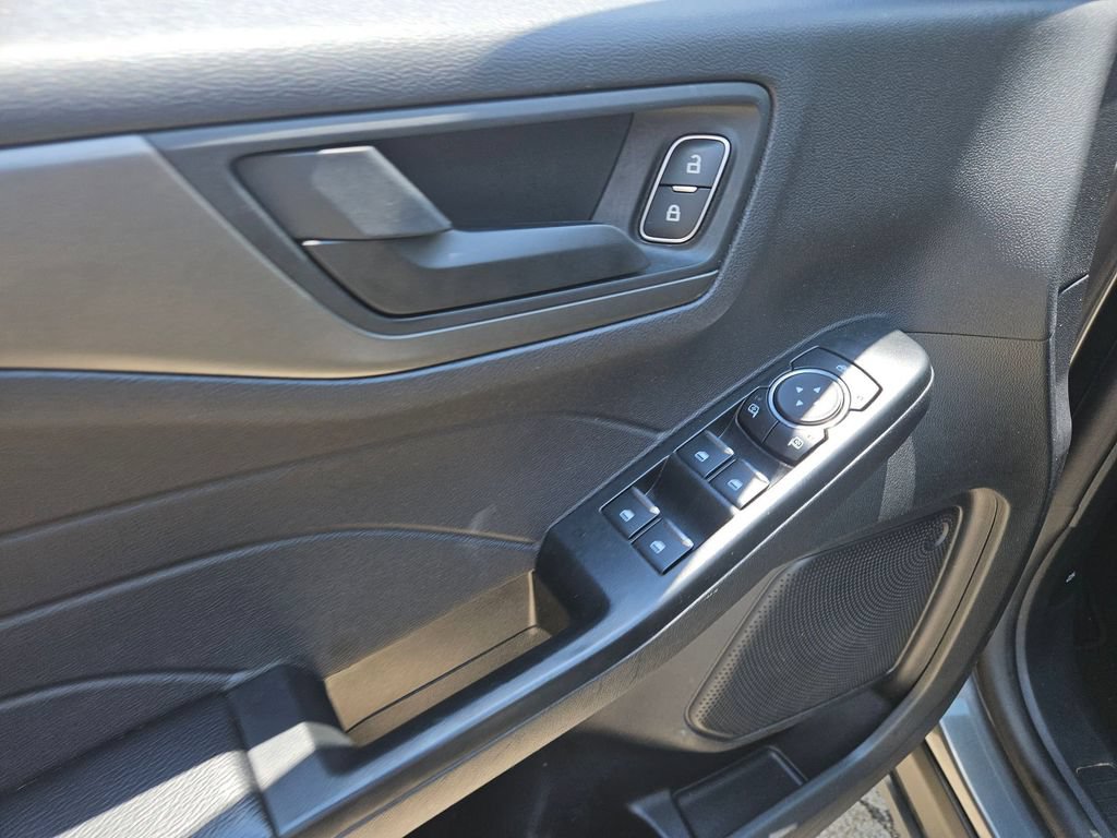Used 2025 Ford Escape Active AWD/4WD image 13