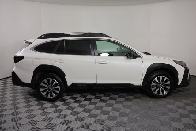 Used 2023 Subaru Outback Limited image 9