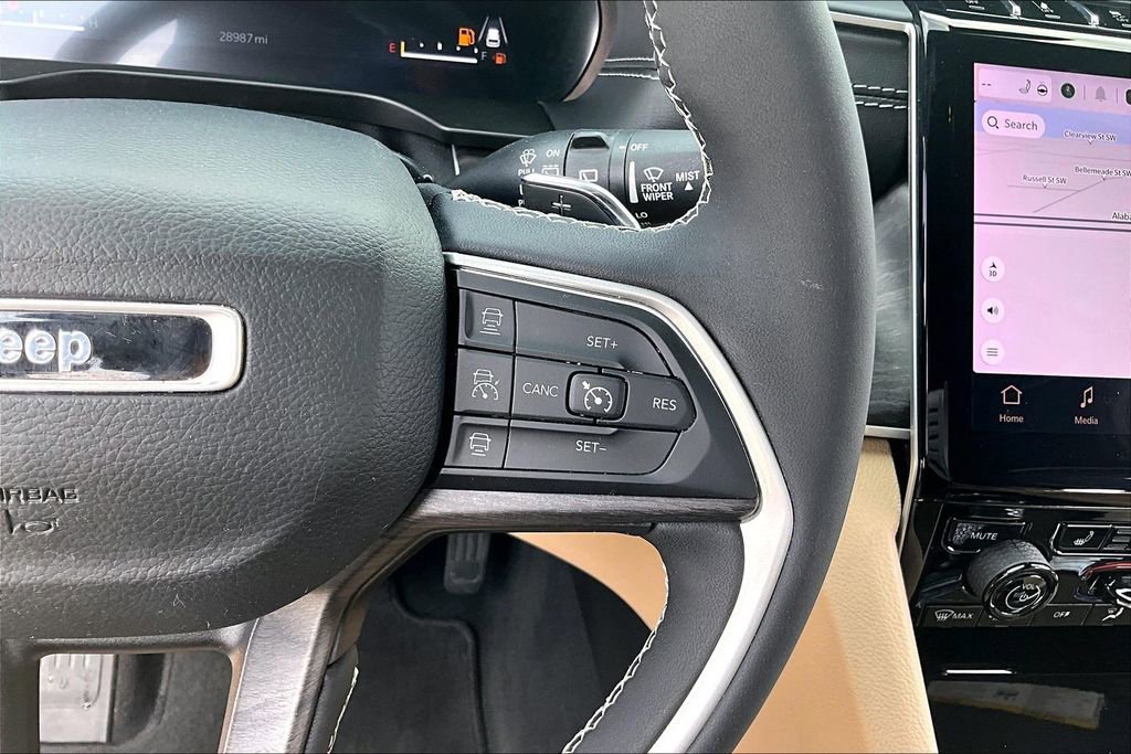 Used 2023 Jeep Grand Cherokee Limited w/ Luxury Tech Group II image 12