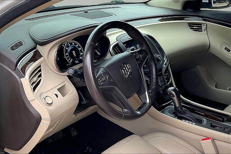 Used 2016 Buick LaCrosse Leather FWD image 16
