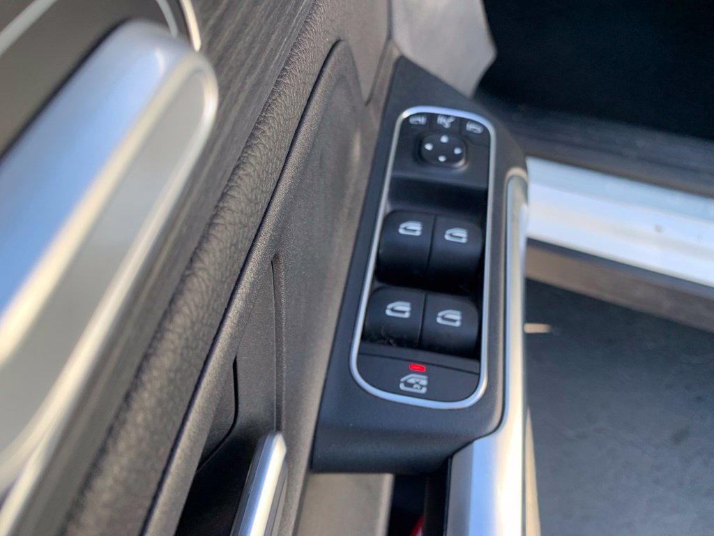 Used 2023 Mercedes-Benz GLB 250 4MATIC image 38