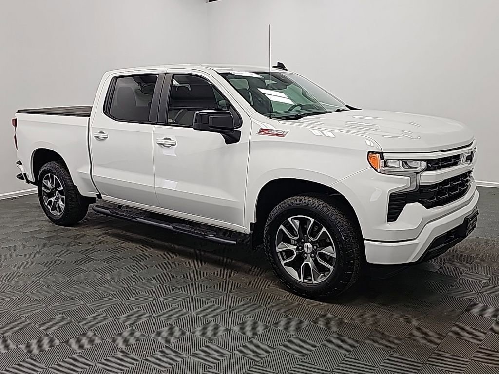 Used 2022 Chevrolet Silverado 1500 RST image 2