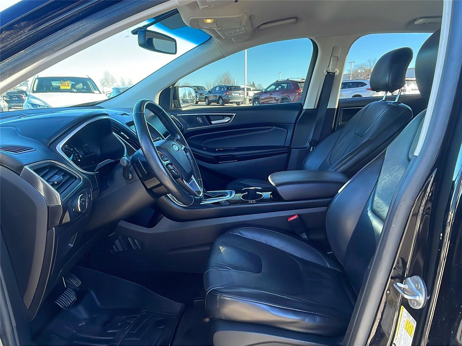 Used 2016 Ford Edge Titanium w/ Technology Package image 21