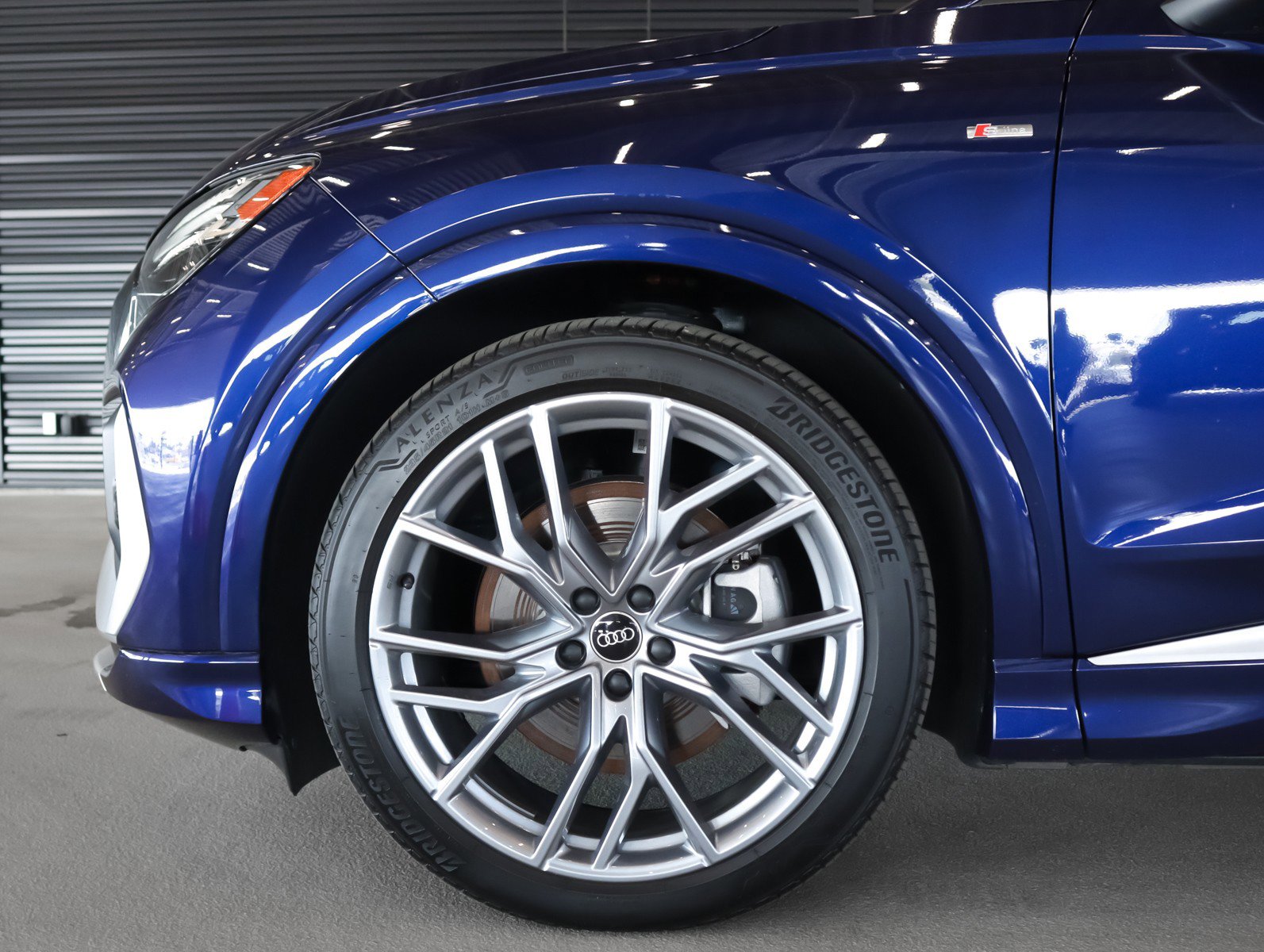 Used 2025 Audi Q4 e-tron Prestige w/ Sport Package image 3