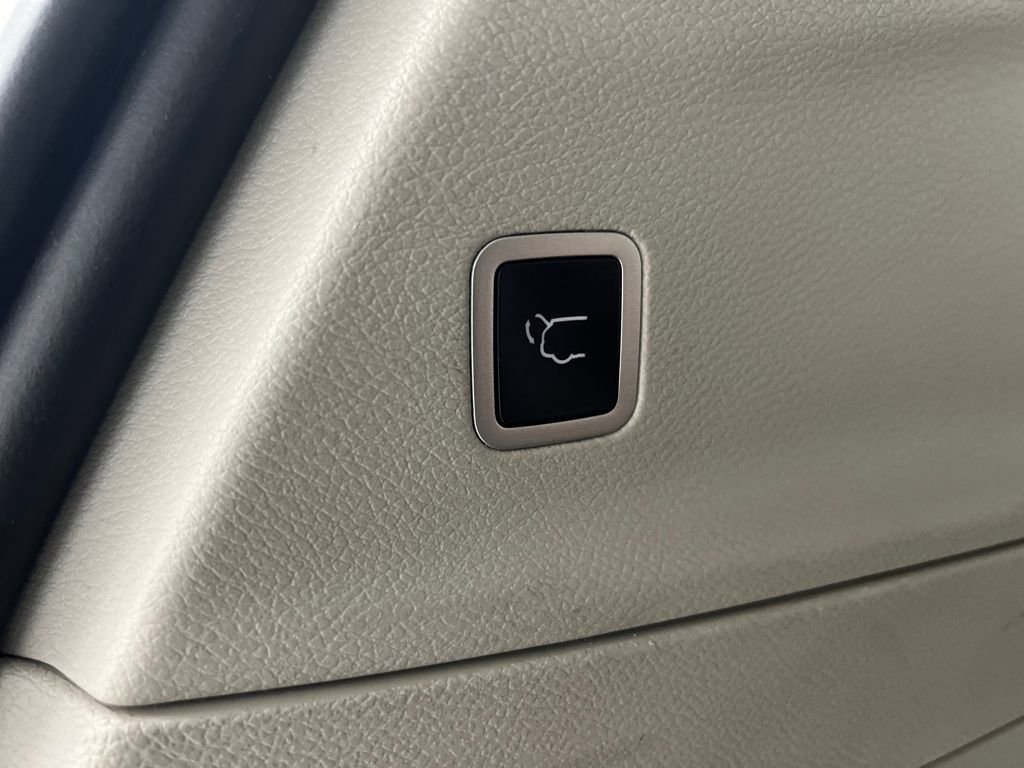 Used 2024 Chrysler Pacifica Touring-L image 43