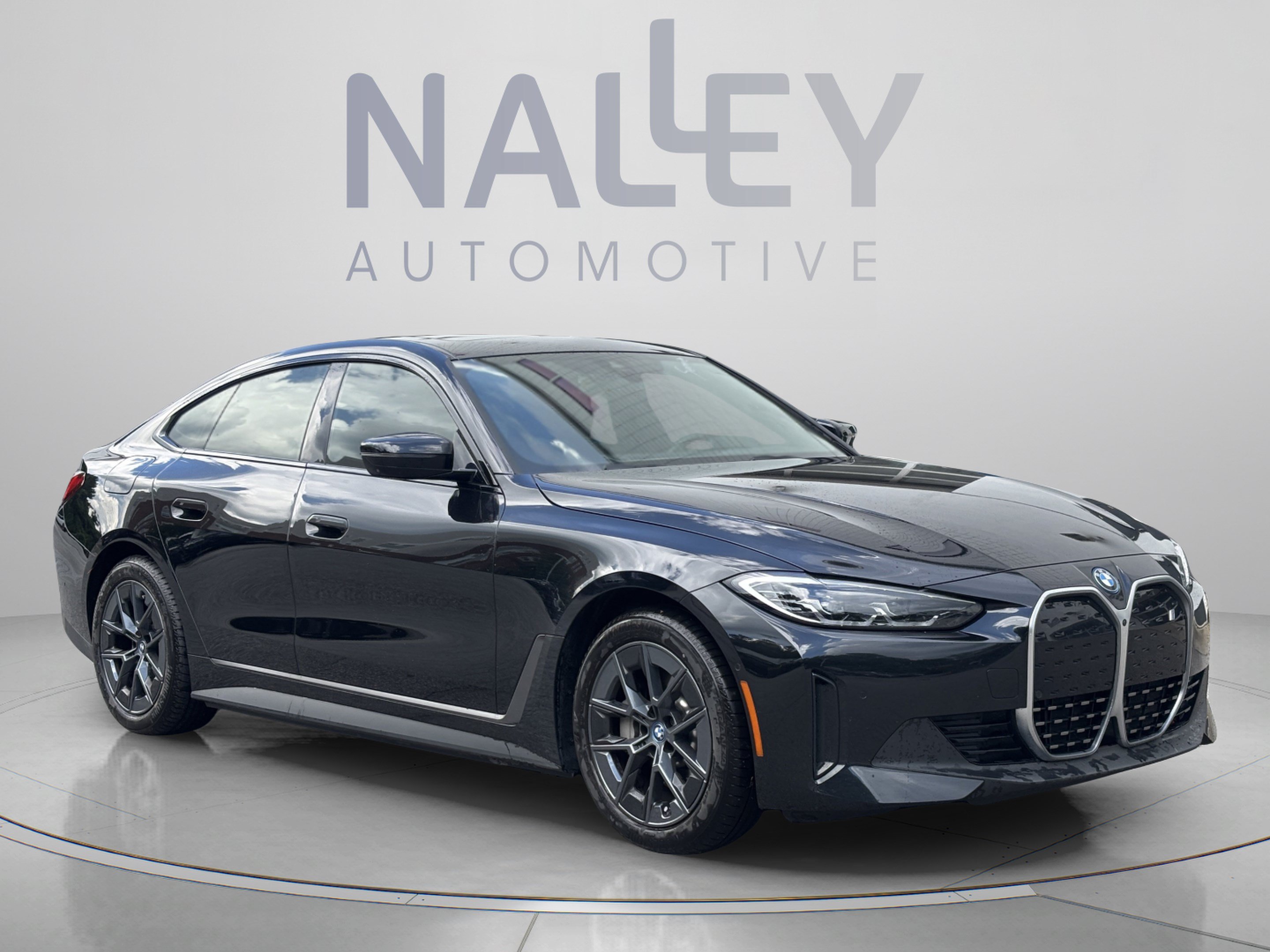 Used 2023 BMW i4 eDrive35 w/ Premium Package RWD image 5