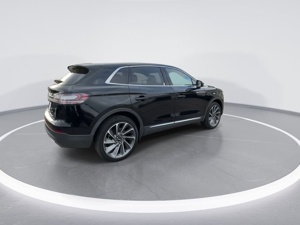 Used 2023 Lincoln Nautilus Reserve w/ Equipment Group 201A image 8