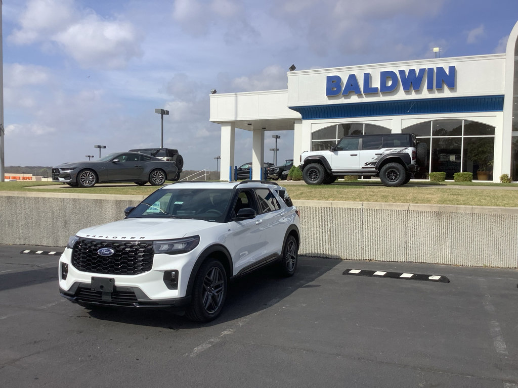 New 2026 Ford Explorer ST-Line w/ ST-Line Street Pack image 3