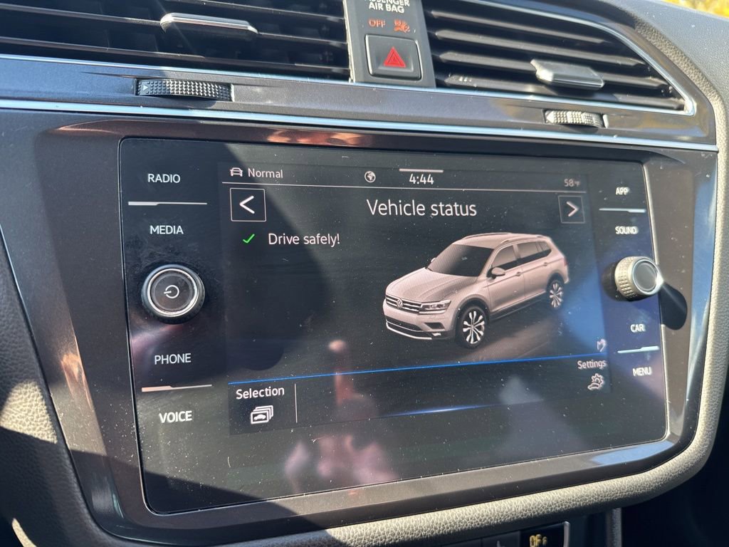 Used 2021 Volkswagen Tiguan SE image 34