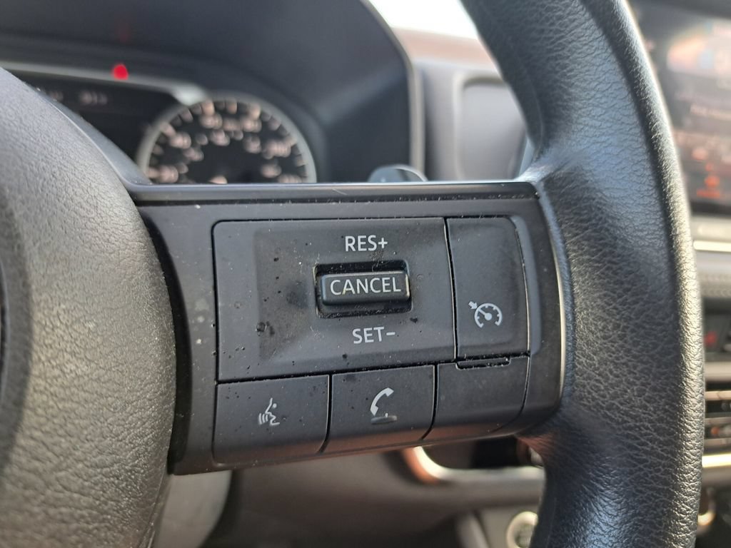 Used 2023 Nissan Rogue S FWD image 13