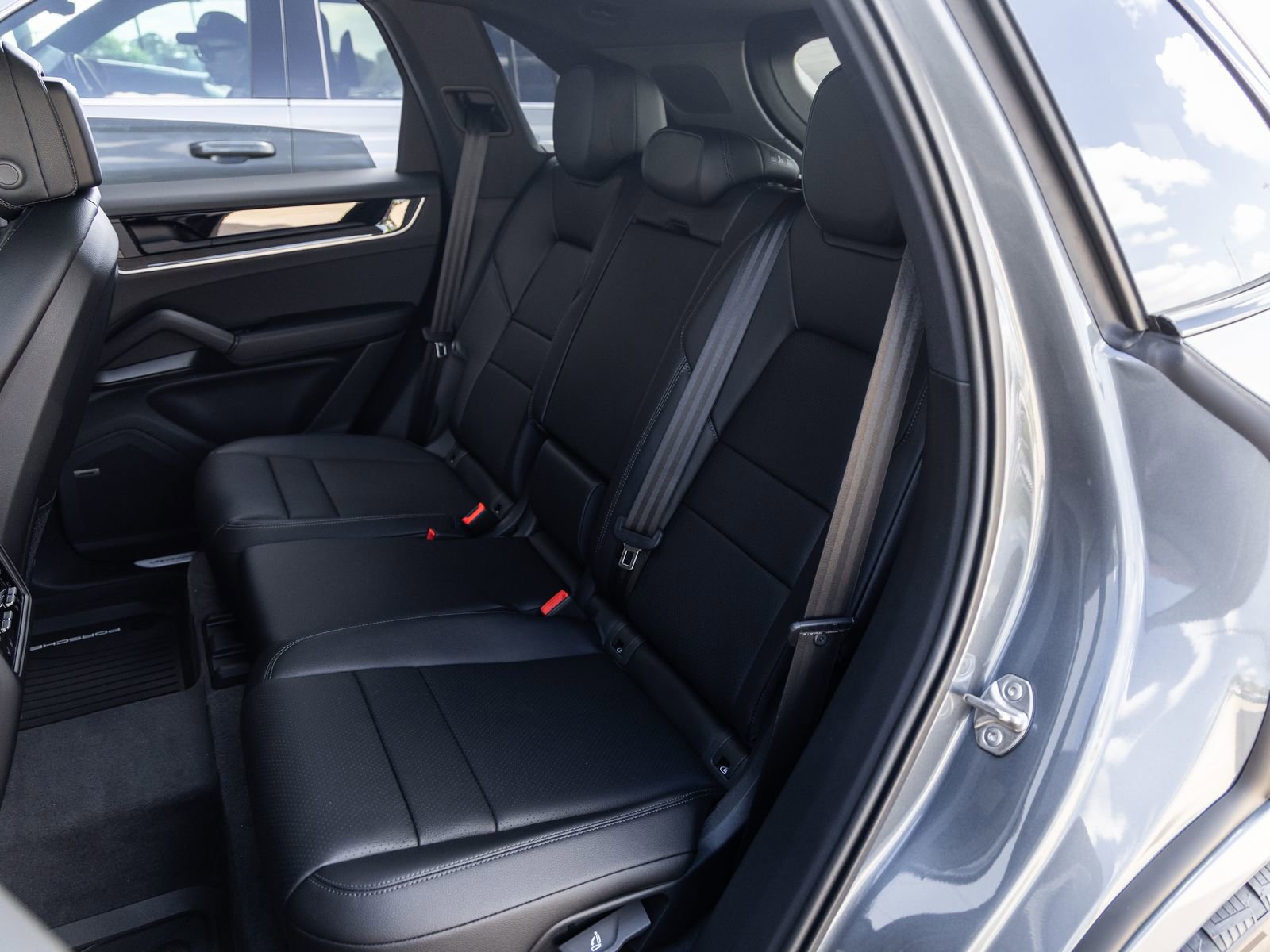 New 2026 Porsche Cayenne S image 34